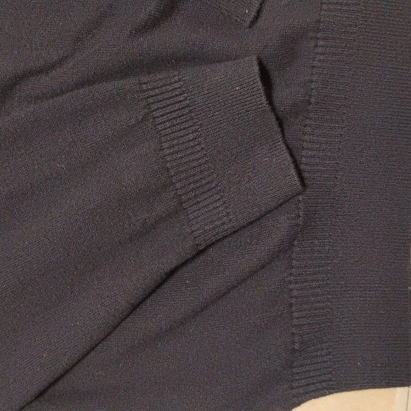 Lanesboro V neck cashmere mix sweater - Picture 2 of 6